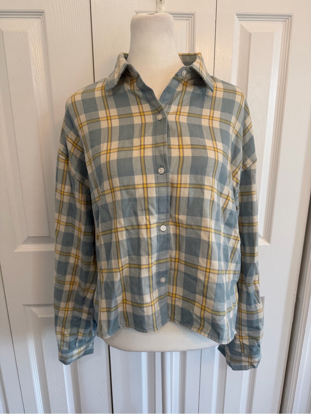 Tuckernuck Cropped Flannel Long Sleeve Shirt Buttons Blue/Yellow Sz Medium